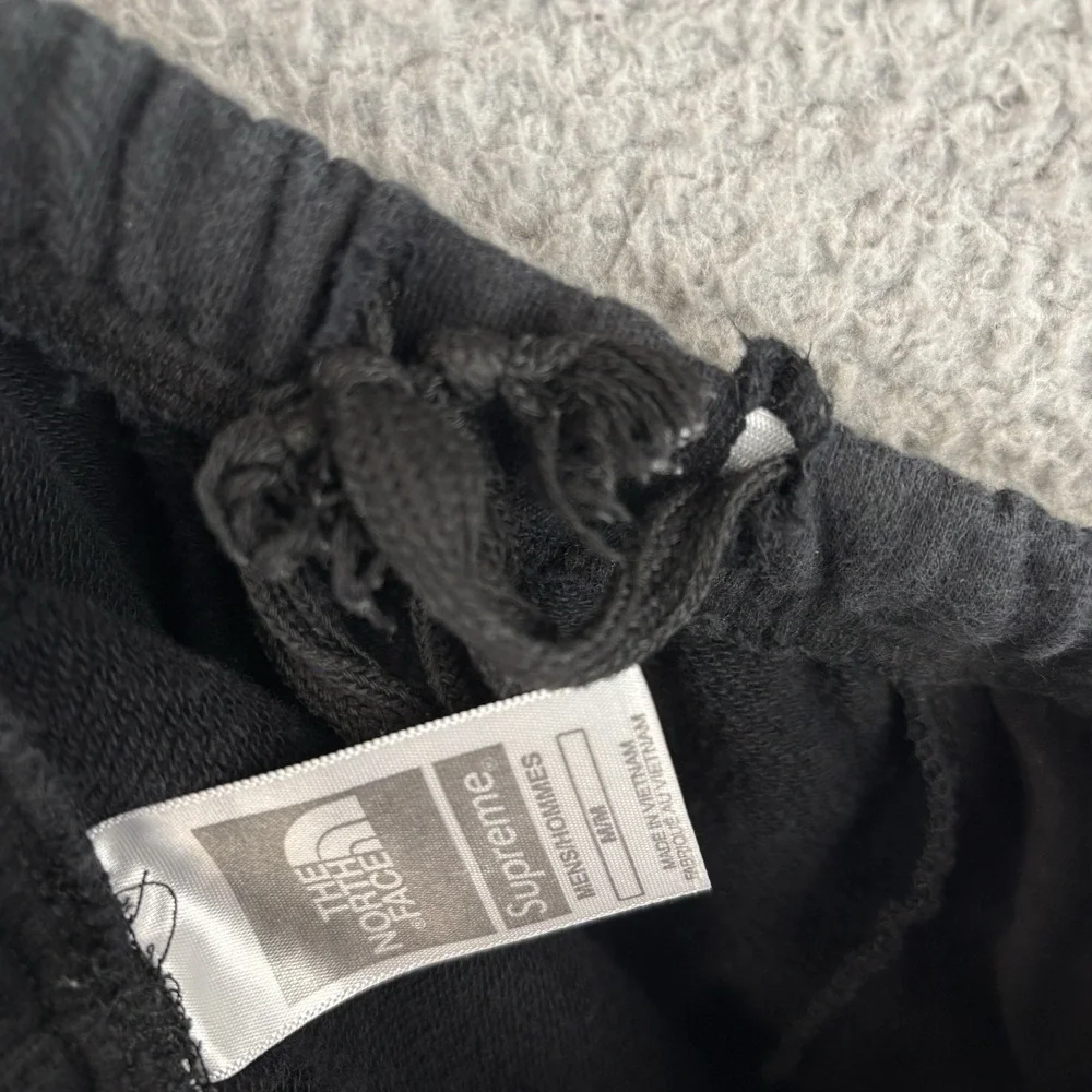 Supreme The North Face Sweatpants Mens Medium Black Convertible Zip Pocket *Read